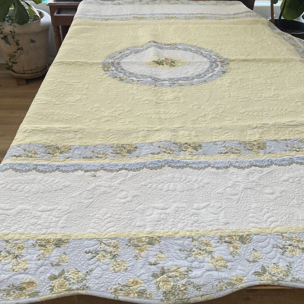 Vintage Yellow Floral Medallion Design Cotton Quilt 87"x83" - Picture 14 of 15